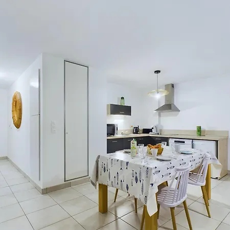Apartment Vue Sur Et Plage, Pour 4