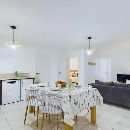 Vue Sur Et Plage, Pour 4 Apartment