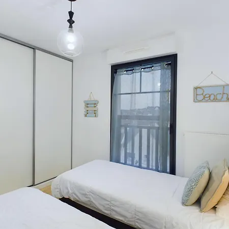 Vue Sur Et Plage, Pour 4 Apartment *