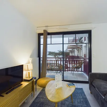 Apartment Vue Sur Et Plage, Pour 4 *